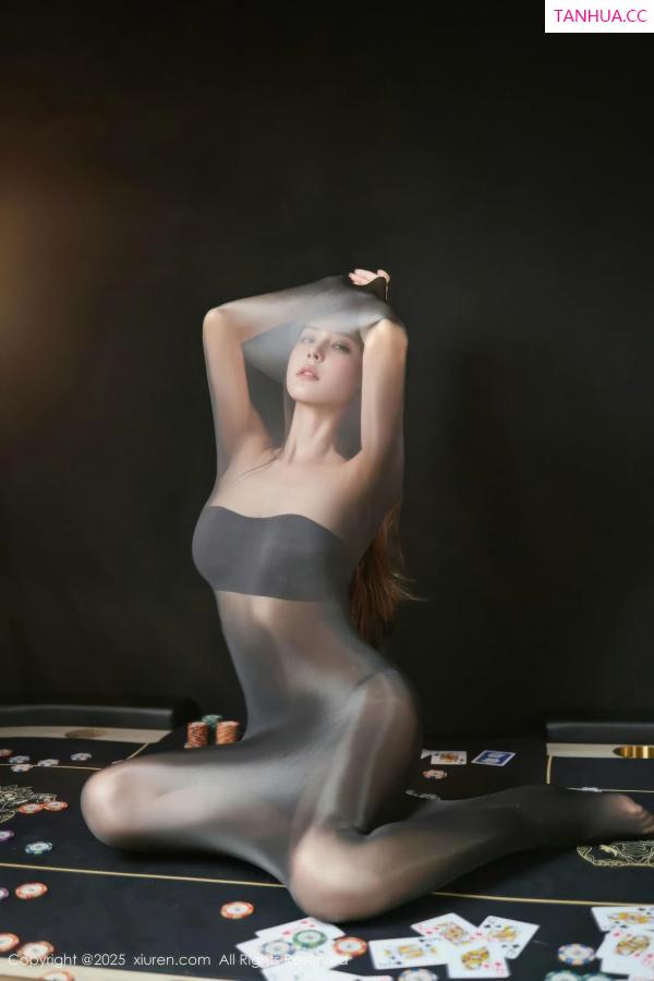   [XiuRen]高清写真图 2025.09.01 No.10713 悦兮 连体黑丝袜第7张图片